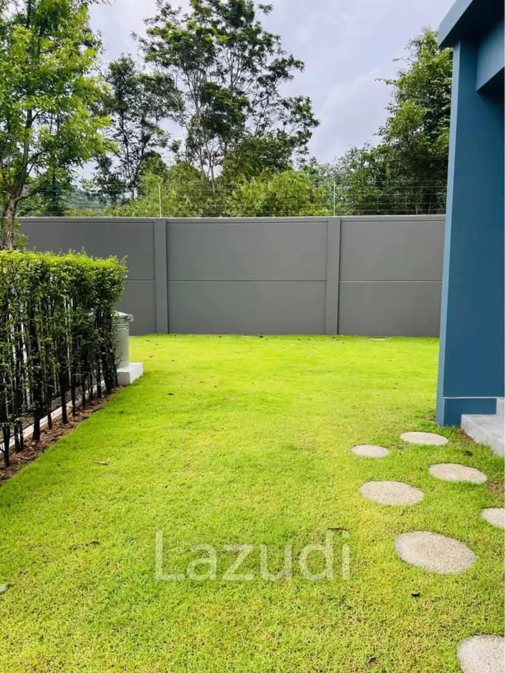 2-Storey Detached House for Rent near BISP