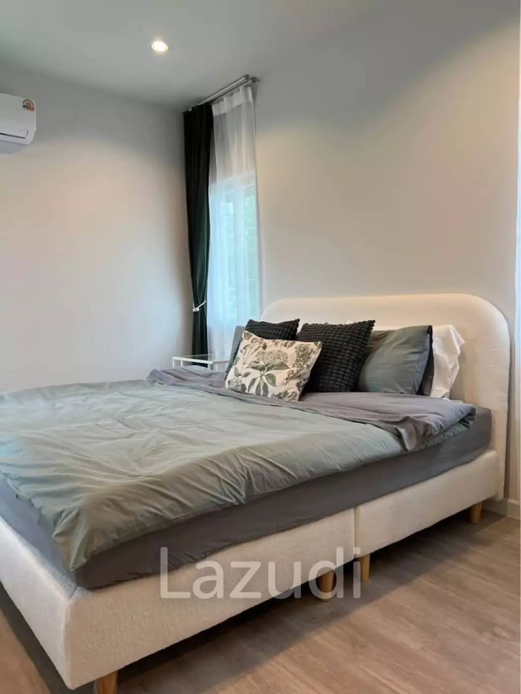 2-Storey Detached House for Rent near BISP