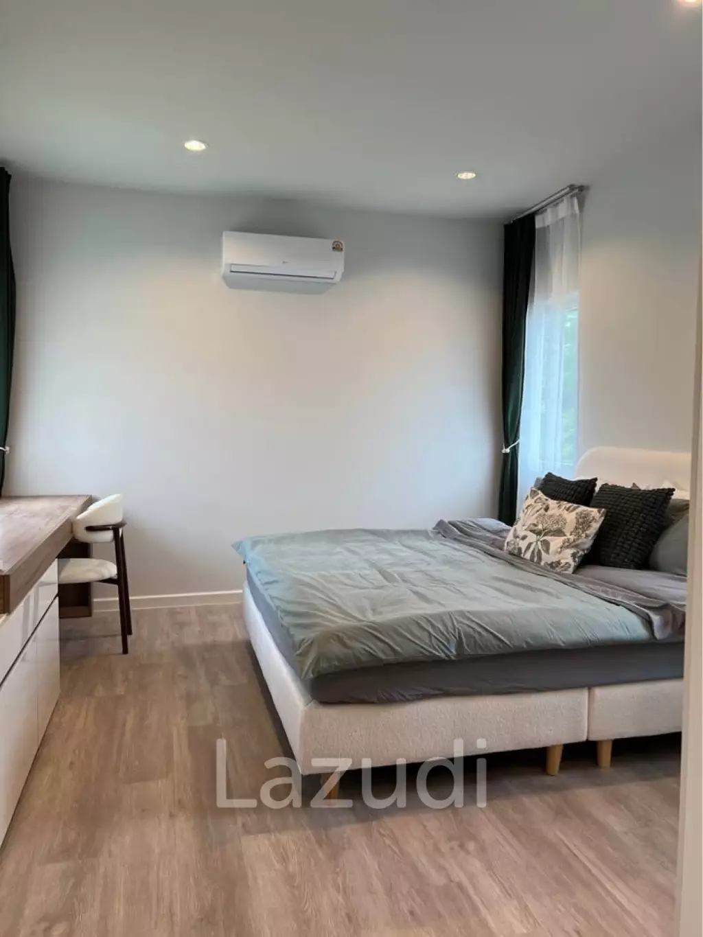 2-Storey Detached House for Rent near BISP