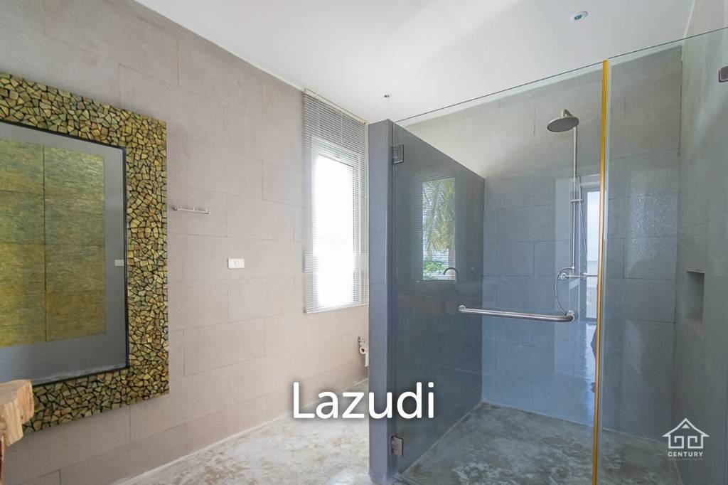 BEACH HIDEAWAY : Luxury 3 Bed Beachfront Pool Villa in Kui Buri