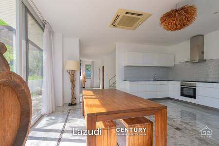 BEACH HIDEAWAY : Luxury 3 Bed Beachfront Pool Villa in Kui Buri