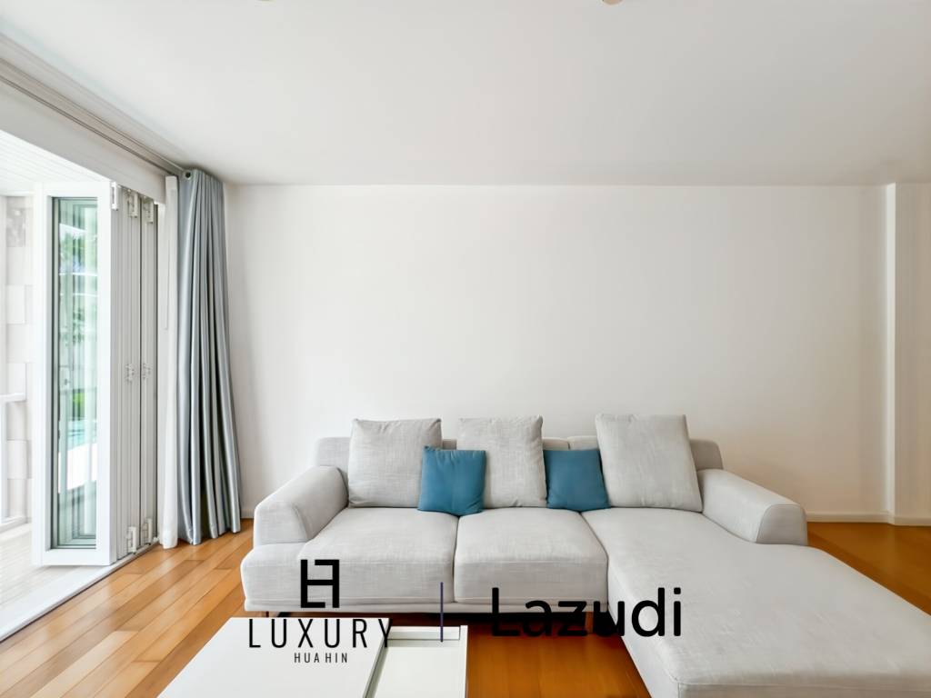 คอนโดรีโนเวทใหม่ 2 ห้องนอน วิวสระ ใน Malibu