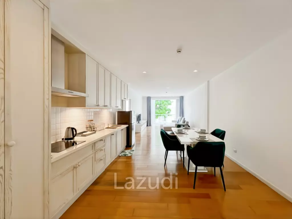 คอนโดรีโนเวทใหม่ 2 ห้องนอน วิวสระ ใน Malibu