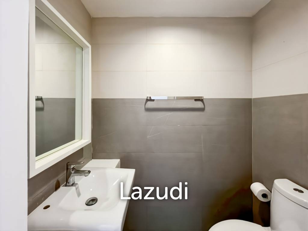 คอนโดรีโนเวทใหม่ 2 ห้องนอน วิวสระ ใน Malibu