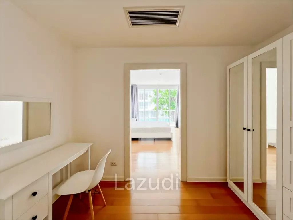 คอนโดรีโนเวทใหม่ 2 ห้องนอน วิวสระ ใน Malibu