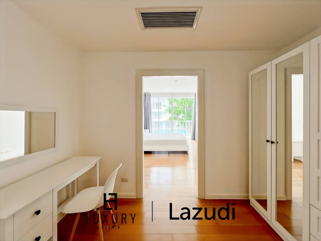 คอนโดรีโนเวทใหม่ 2 ห้องนอน วิวสระ ใน Malibu