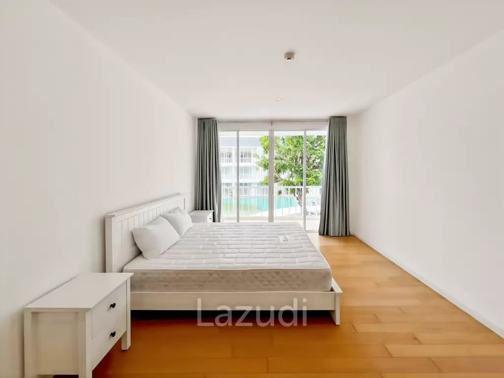 คอนโดรีโนเวทใหม่ 2 ห้องนอน วิวสระ ใน Malibu
