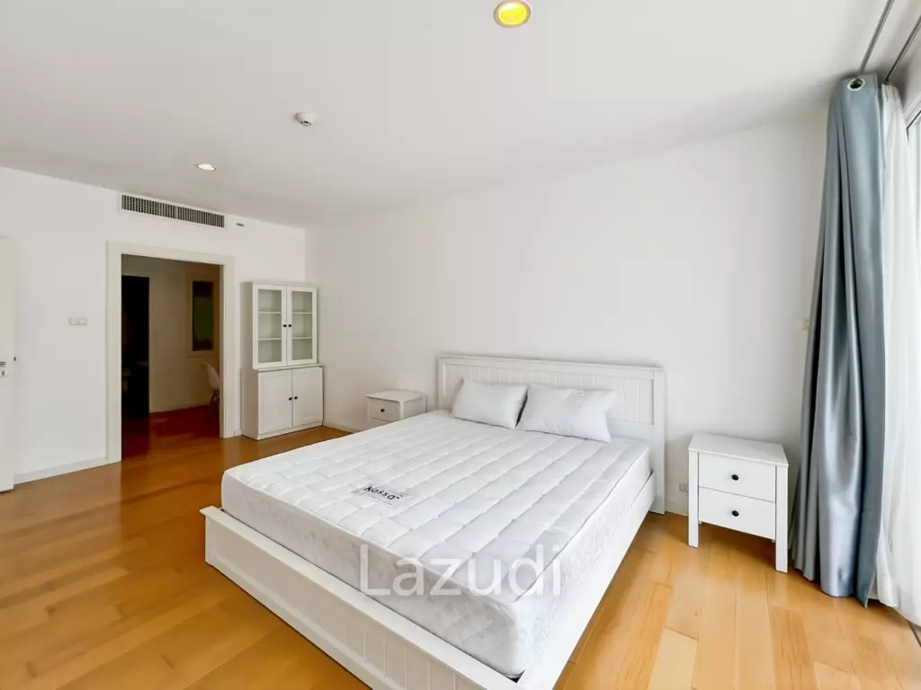 คอนโดรีโนเวทใหม่ 2 ห้องนอน วิวสระ ใน Malibu