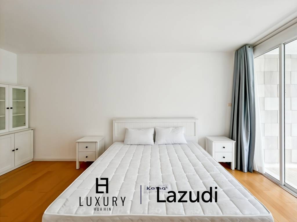 คอนโดรีโนเวทใหม่ 2 ห้องนอน วิวสระ ใน Malibu