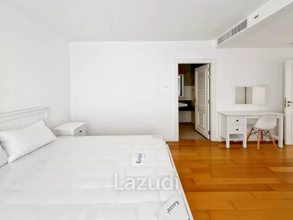 คอนโดรีโนเวทใหม่ 2 ห้องนอน วิวสระ ใน Malibu