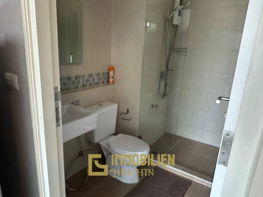 30.5 sqm high floor condo in Baan Kiang Fah