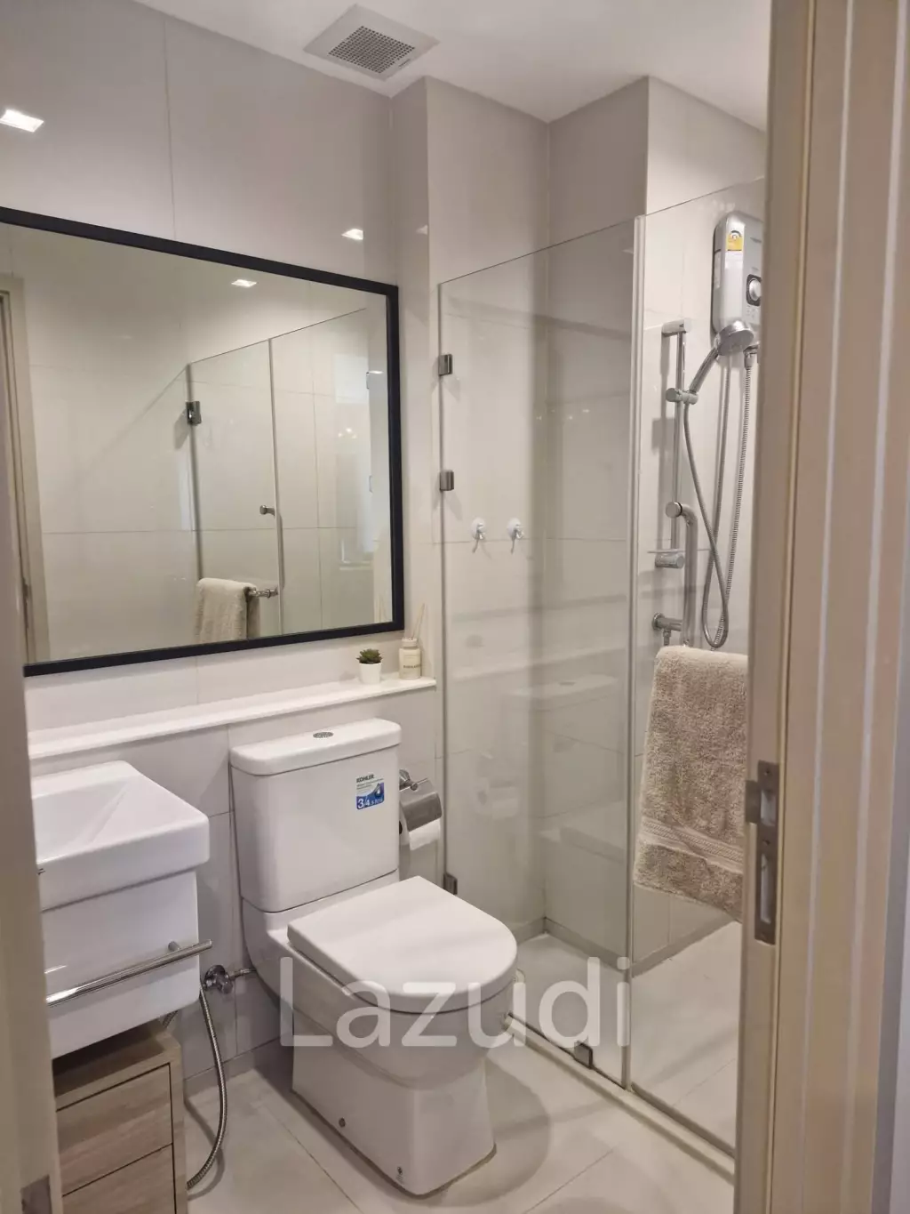 35 sqm 1 Bedroom Condo on 26th Floor at Life One Wireless Lumpini Bangkok