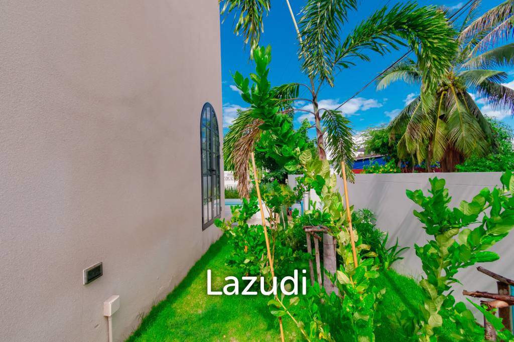 270 sqm modern pool villa near beachfront in Bang Kao Cha-Am