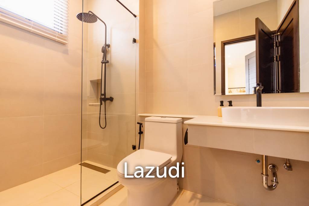 270 sqm modern pool villa near beachfront in Bang Kao Cha-Am