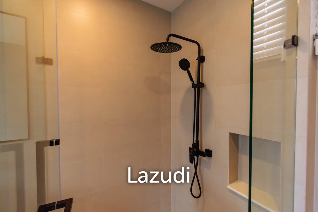 270 sqm modern pool villa near beachfront in Bang Kao Cha-Am