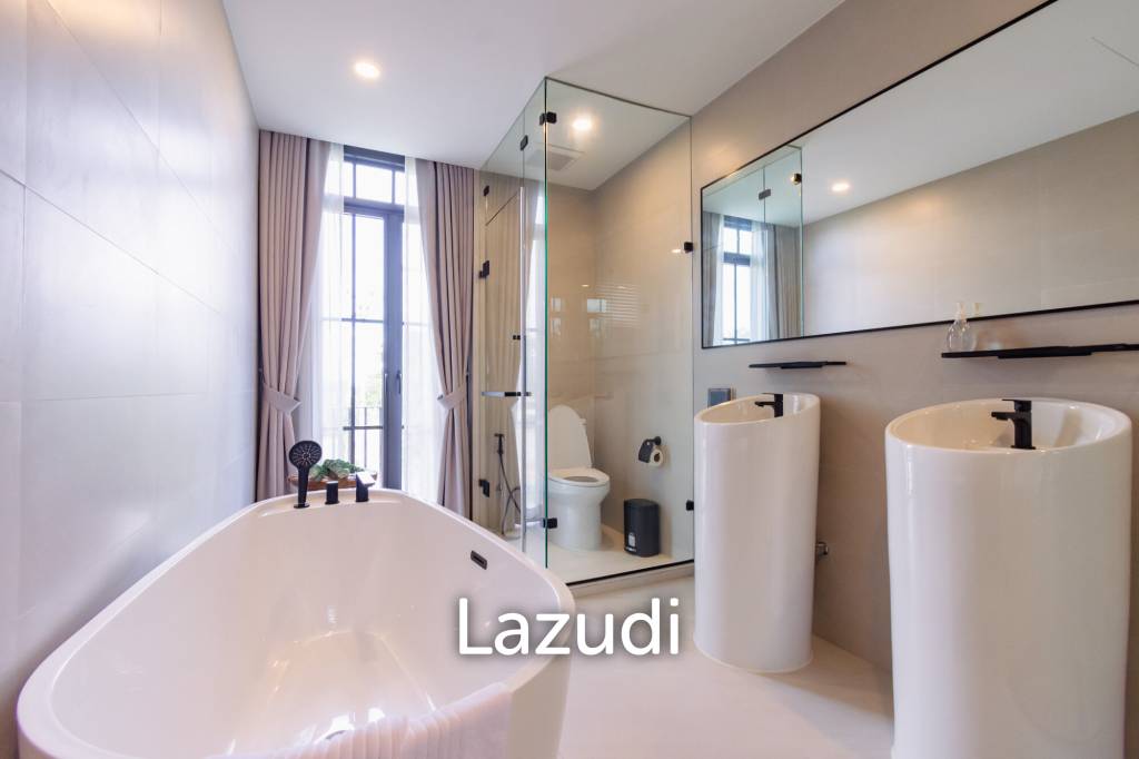 270 sqm modern pool villa near beachfront in Bang Kao Cha-Am