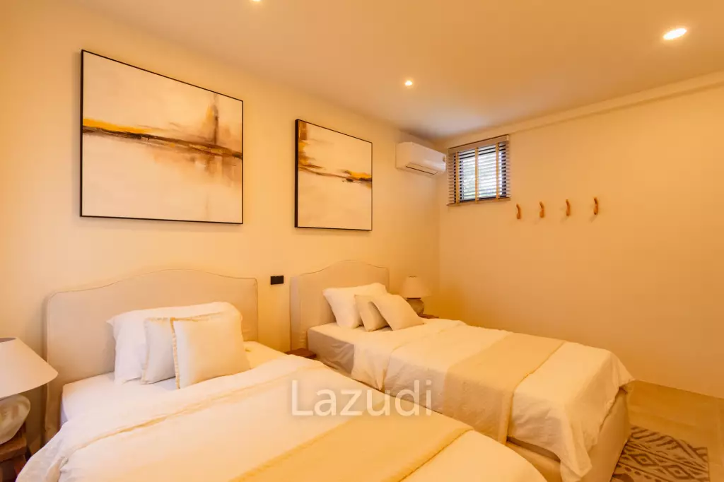 270 sqm modern pool villa near beachfront in Bang Kao Cha-Am