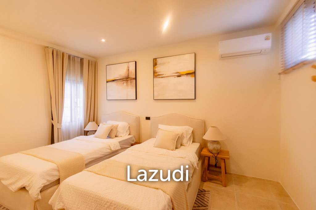 270 sqm modern pool villa near beachfront in Bang Kao Cha-Am