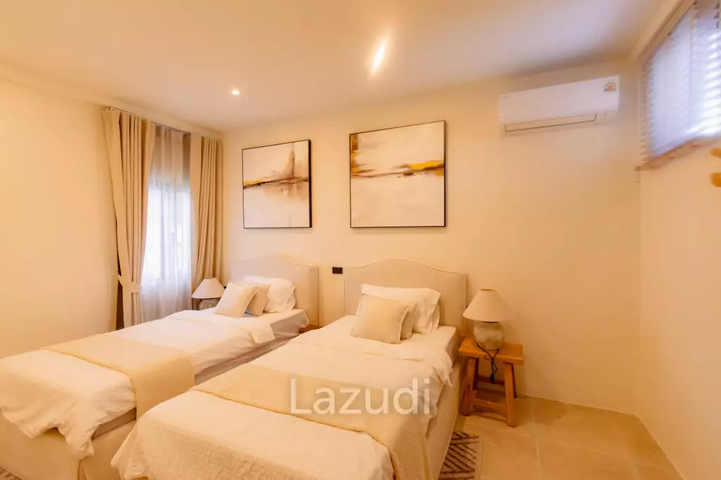 270 sqm modern pool villa near beachfront in Bang Kao Cha-Am