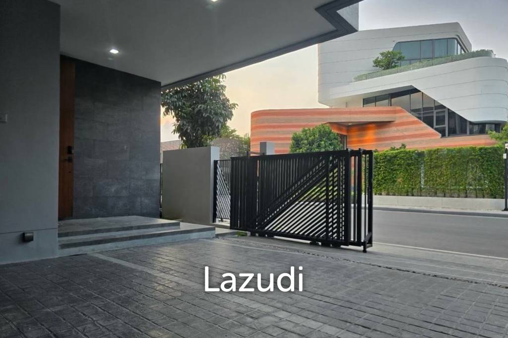 4 Bed 5 Bath 440 sqm modern 3 storey detached home in The Gentry Phatthanakan 2