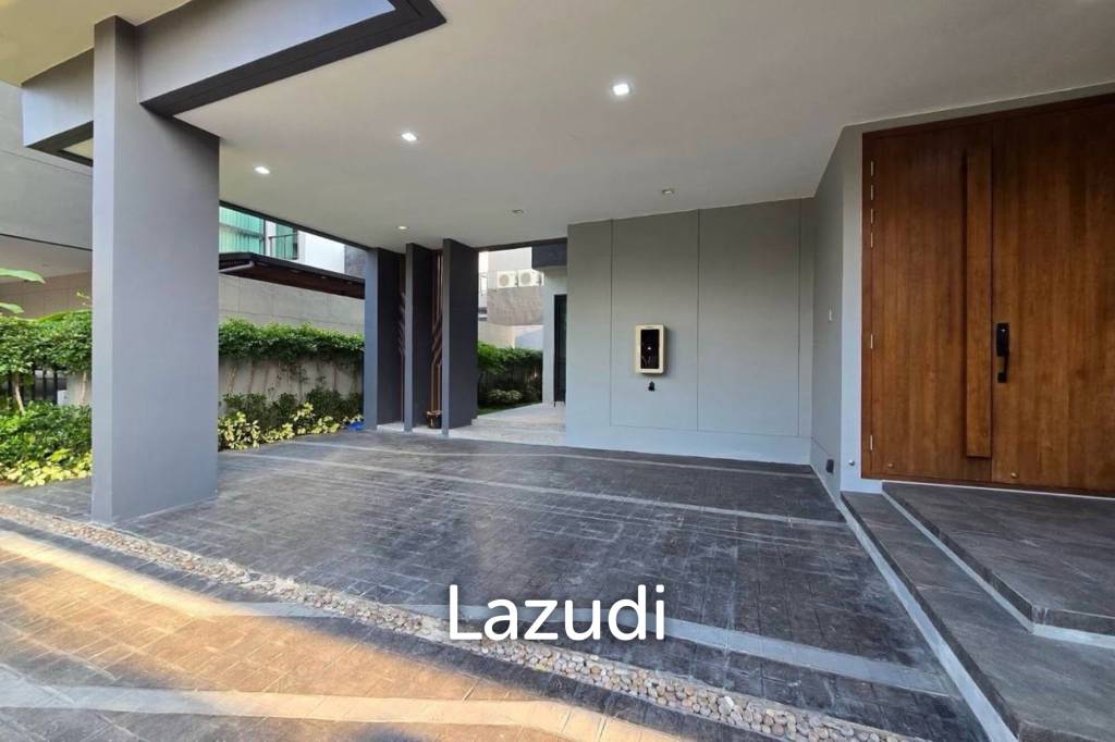 4 Bed 5 Bath 440 sqm modern 3 storey detached home in The Gentry Phatthanakan 2