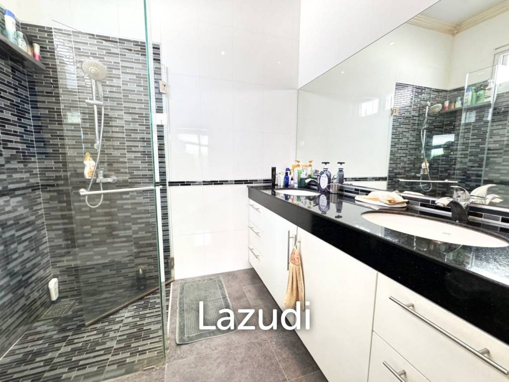 ORCHID PARADISE 1 : Good value 3 bed pool villa on end corner plot