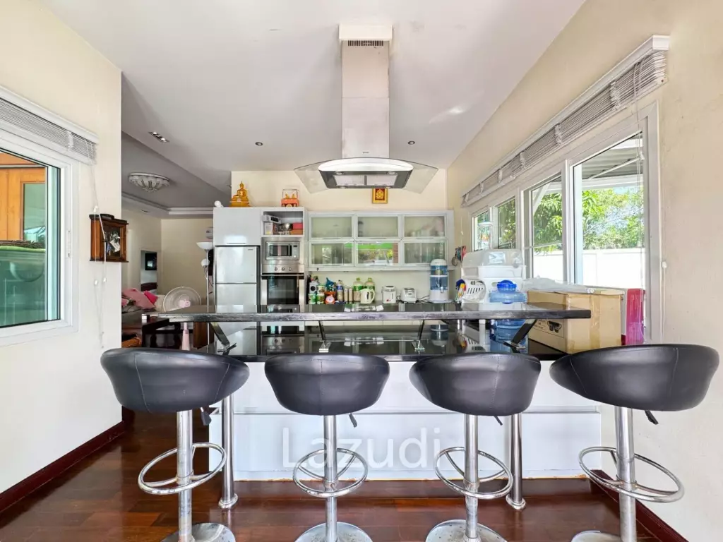 ORCHID PARADISE 1 : Good value 3 bed pool villa on end corner plot