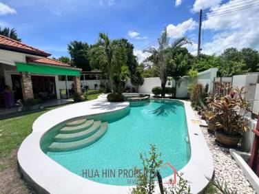 ORCHID PARADISE 1 : Good value 3 bed pool villa on end corner plot