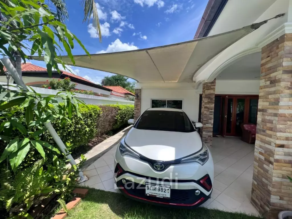 ORCHID PARADISE 1 : Good value 3 bed pool villa on end corner plot