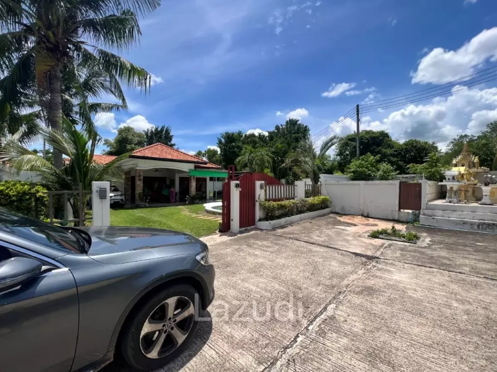 ORCHID PARADISE 1 : Good value 3 bed pool villa on end corner plot