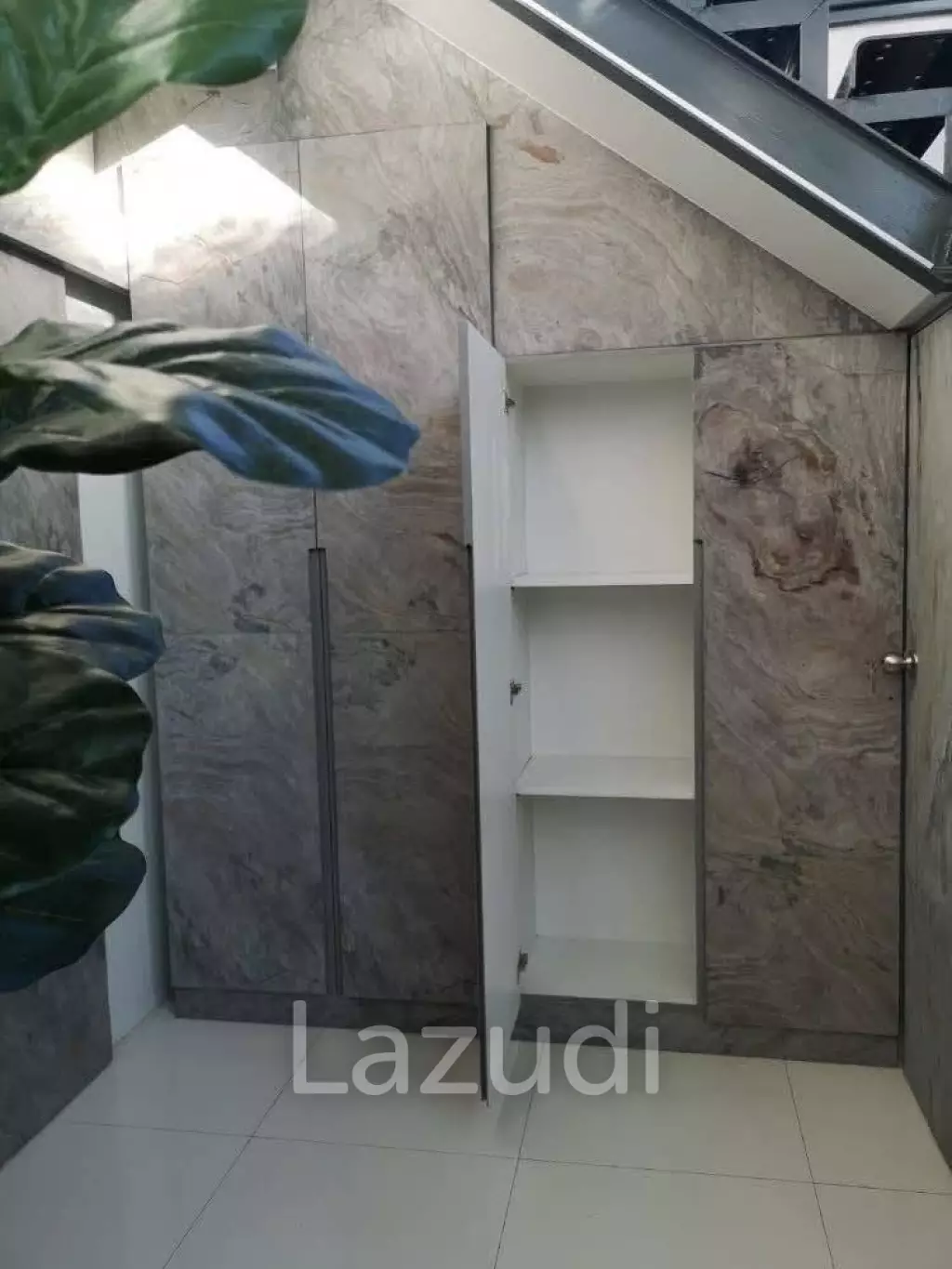 126 sqm modern office Tha Raeng Bang Khen Bangkok
