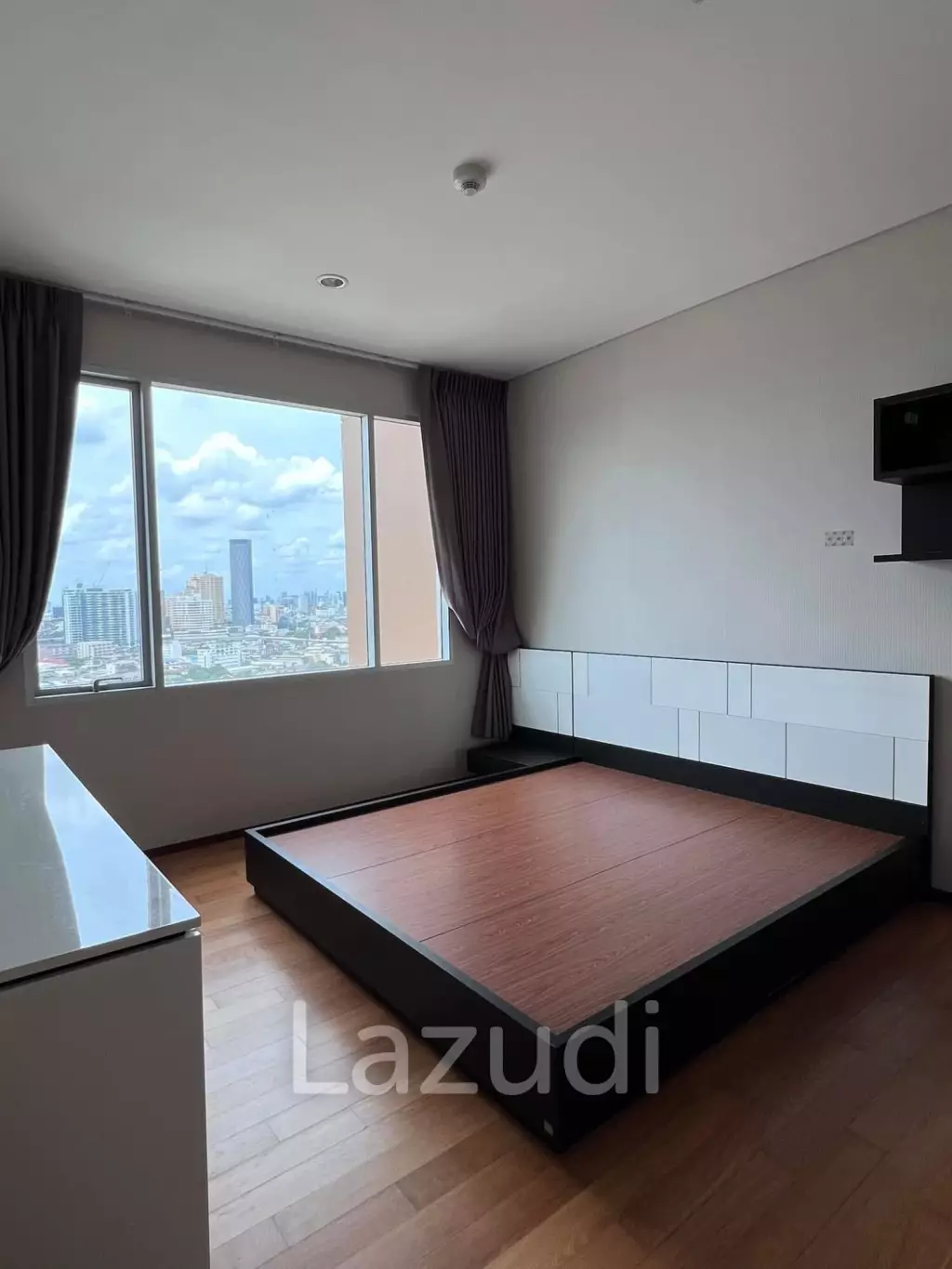 49.7 sqm 1-Bed Condo on High Floor at Villa Sathorn Khlong San Bangkok