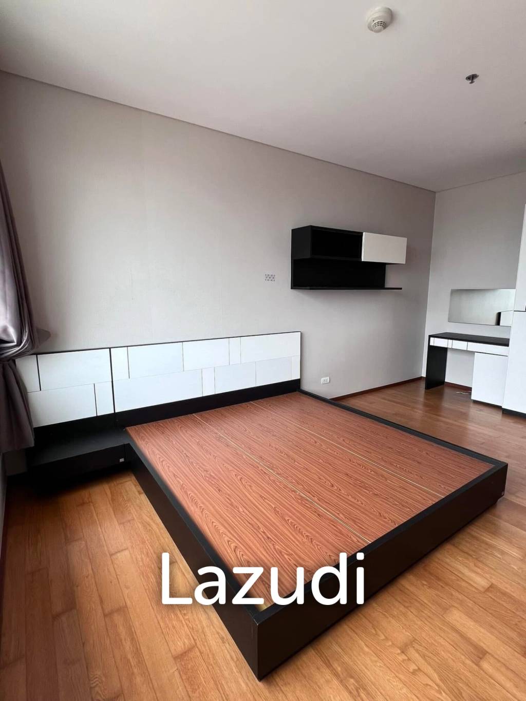 49.7 sqm 1-Bed Condo on High Floor at Villa Sathorn Khlong San Bangkok