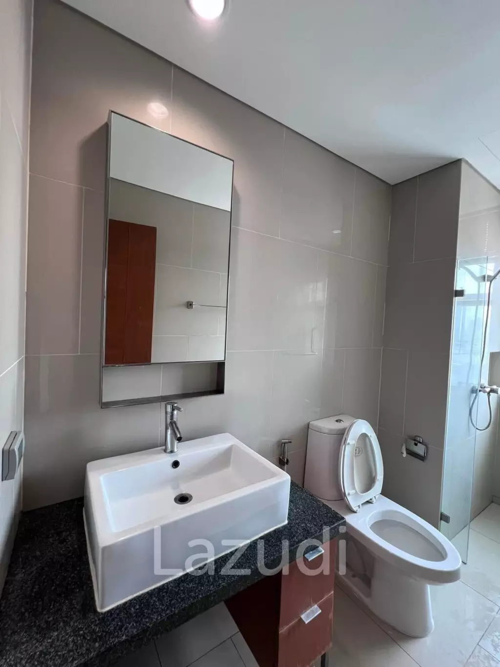 49.7 sqm 1-Bed Condo on High Floor at Villa Sathorn Khlong San Bangkok