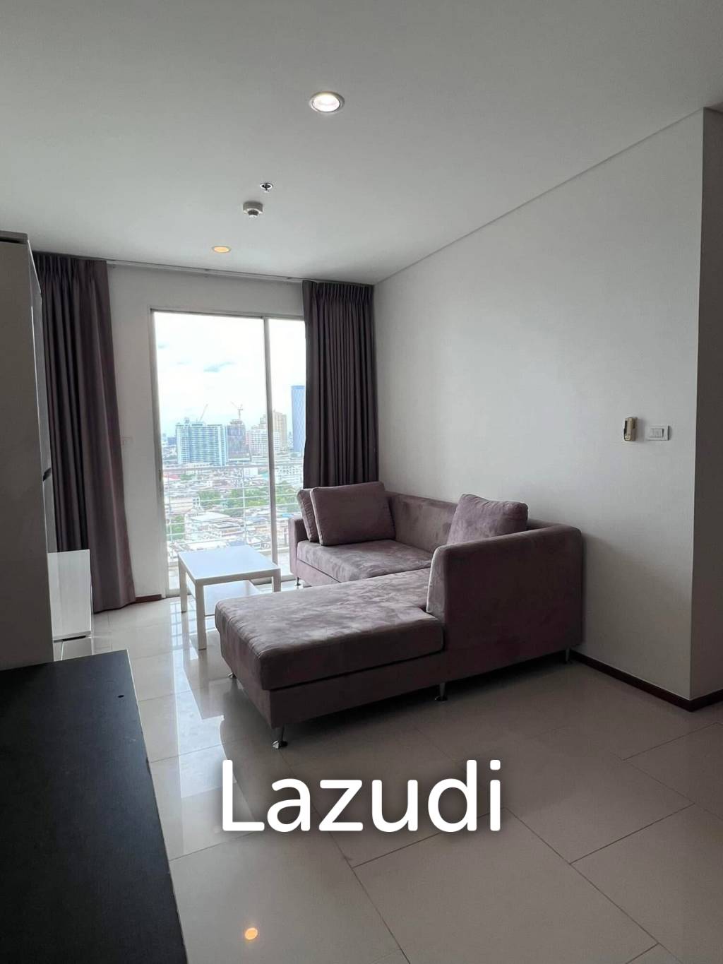 49.7 sqm 1-Bed Condo on High Floor at Villa Sathorn Khlong San Bangkok