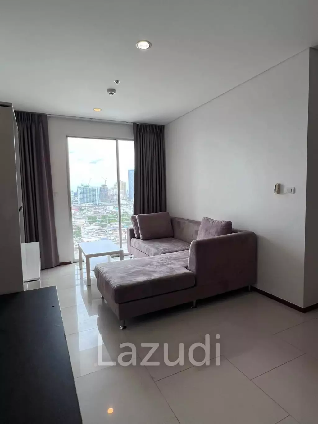49.7 sqm 1-Bed Condo on High Floor at Villa Sathorn Khlong San Bangkok