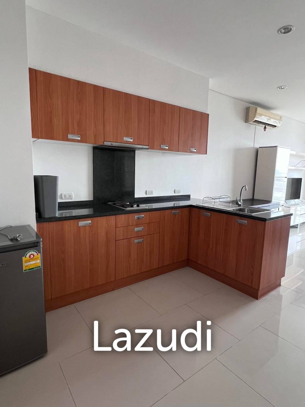 49.7 sqm 1-Bed Condo on High Floor at Villa Sathorn Khlong San Bangkok