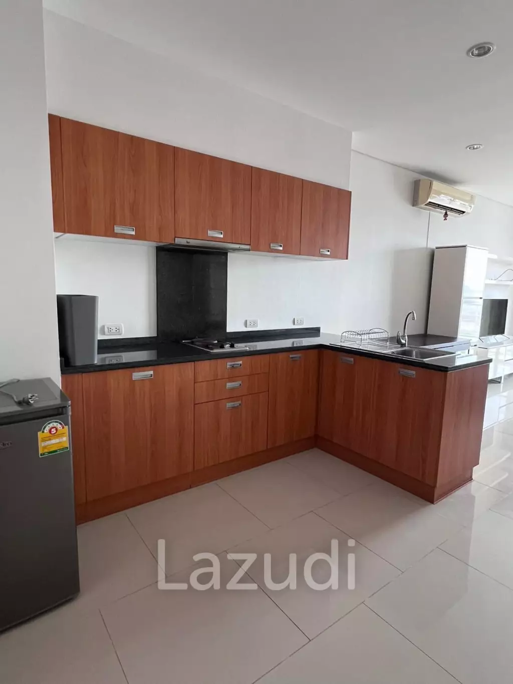 49.7 sqm 1-Bed Condo on High Floor at Villa Sathorn Khlong San Bangkok