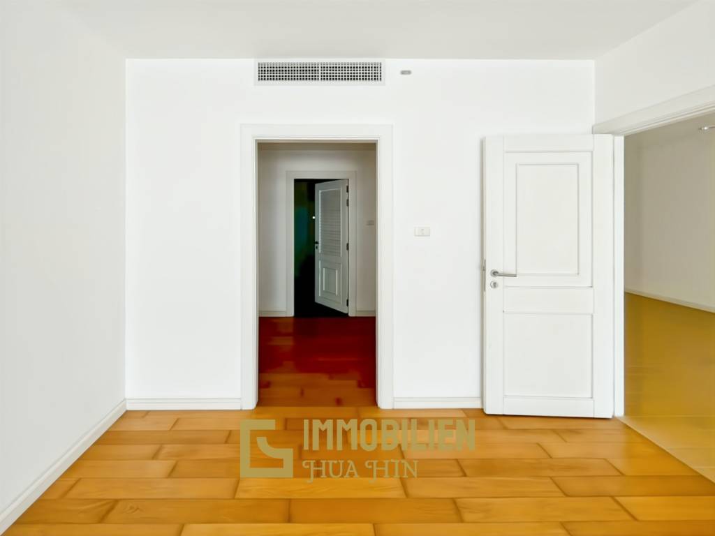 138 sqm Pool Access condo at Malibu Kao Tao