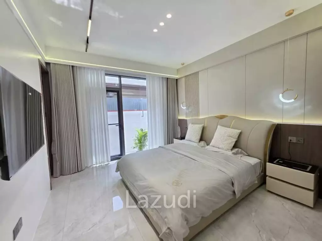 Newly Renovated Pool Villa for Sale at Eakmongkol 8