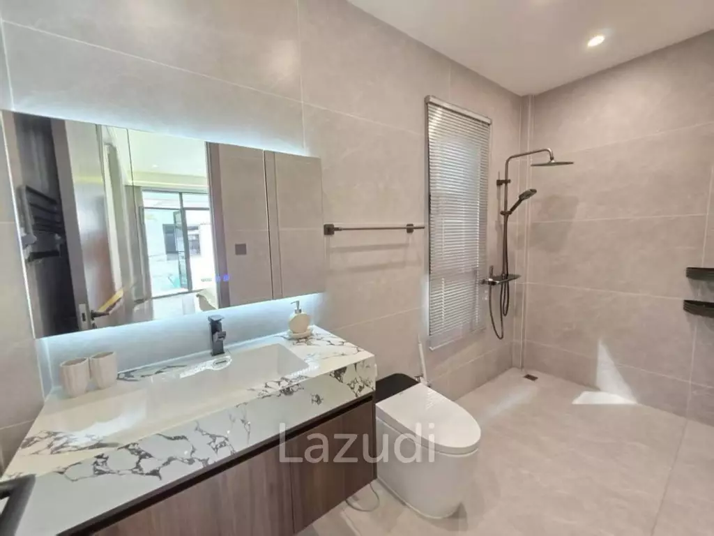 Newly Renovated Pool Villa for Sale at Eakmongkol 8