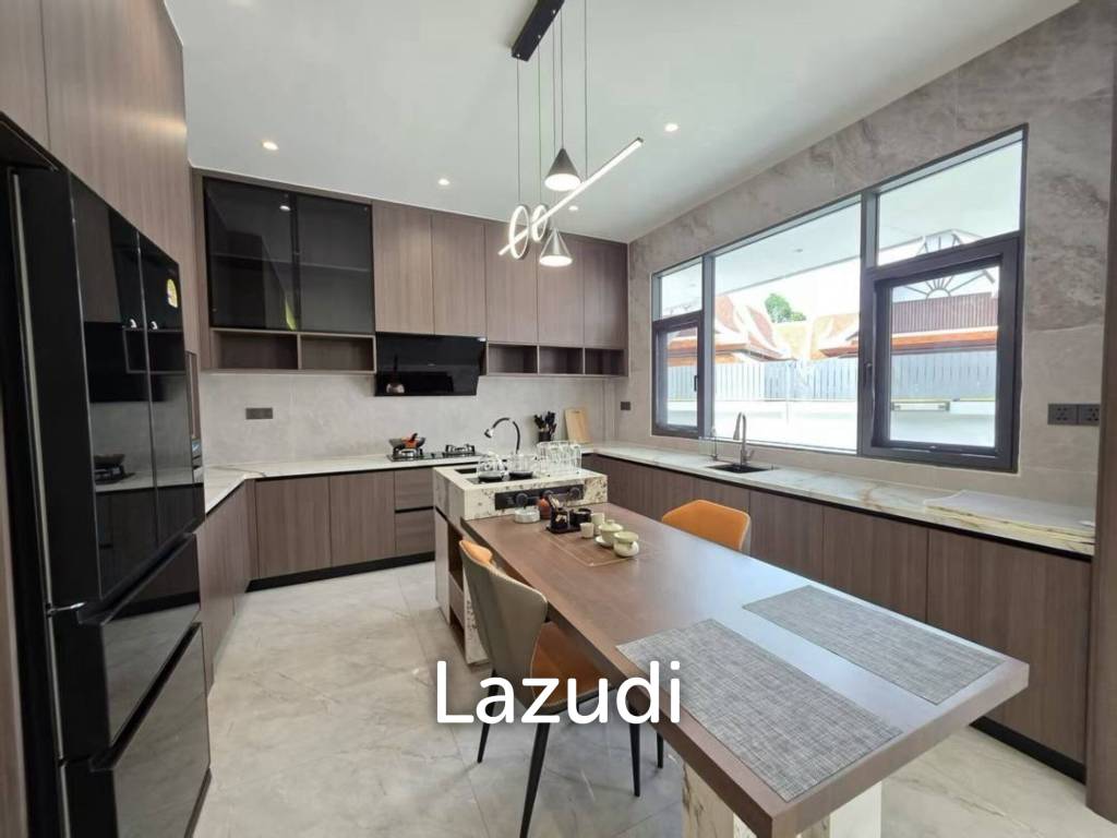 Newly Renovated Pool Villa for Sale at Eakmongkol 8