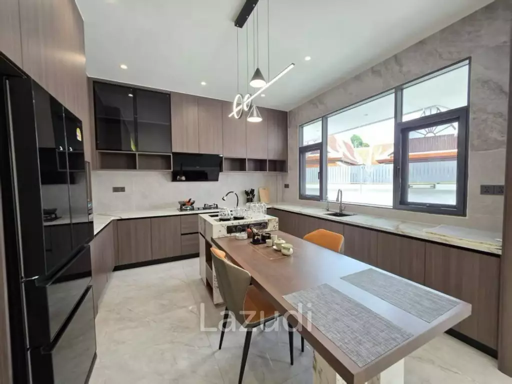 Newly Renovated Pool Villa for Sale at Eakmongkol 8
