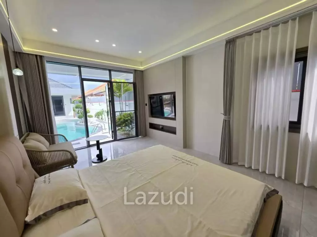 Newly Renovated Pool Villa for Sale at Eakmongkol 8