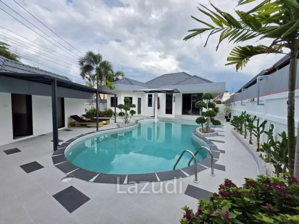 Newly Renovated Pool Villa for Sale at Eakmongkol 8