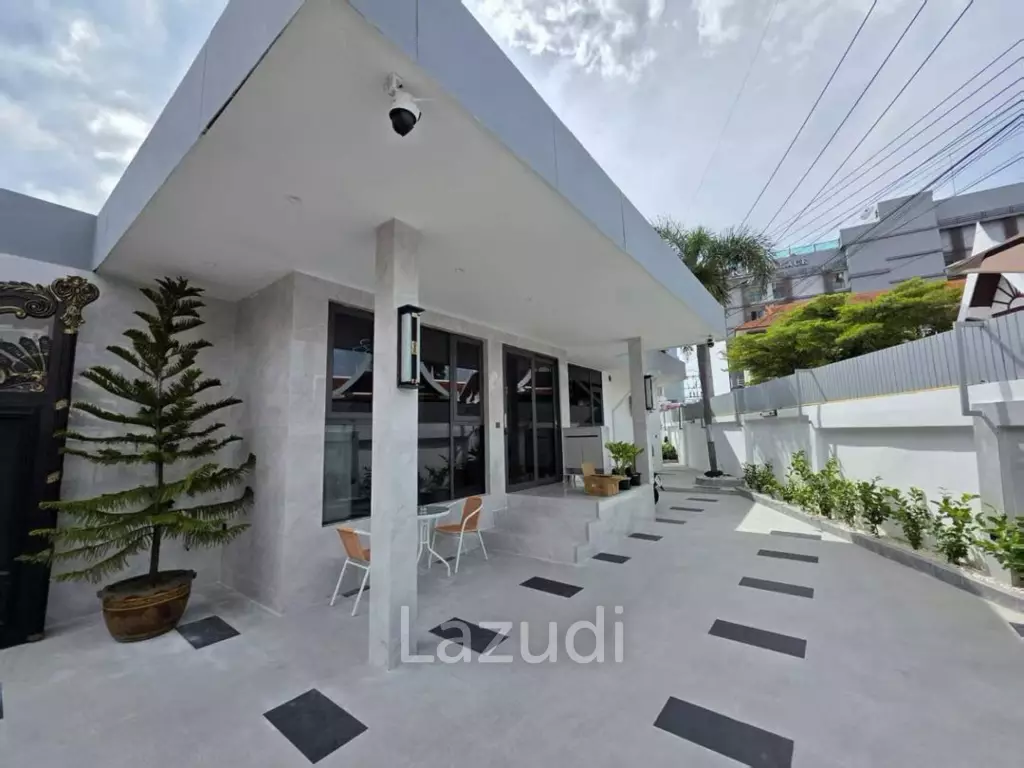 Newly Renovated Pool Villa for Sale at Eakmongkol 8