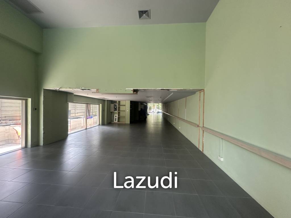 207 sqm retail space at Piya Residence Khlong Toei Bangkok