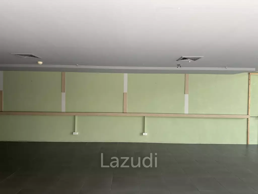 207 sqm retail space at Piya Residence Khlong Toei Bangkok