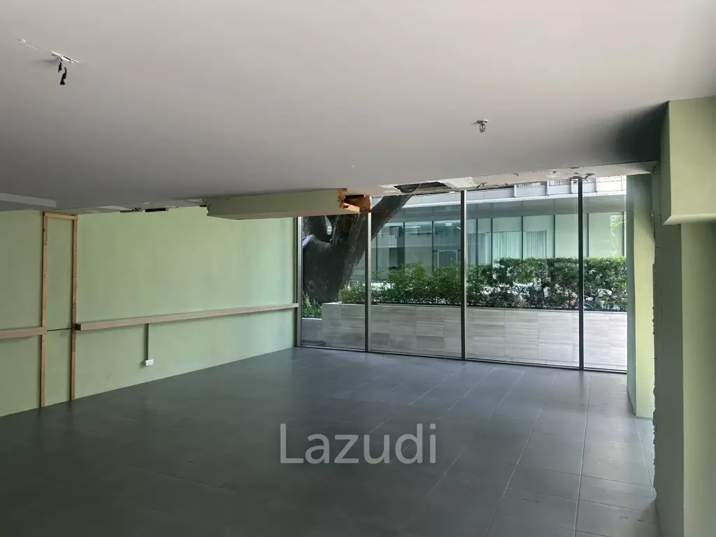 207 sqm retail space at Piya Residence Khlong Toei Bangkok