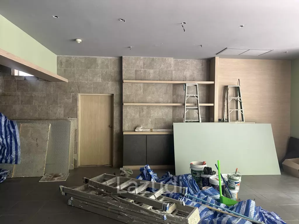 207 sqm retail space at Piya Residence Khlong Toei Bangkok
